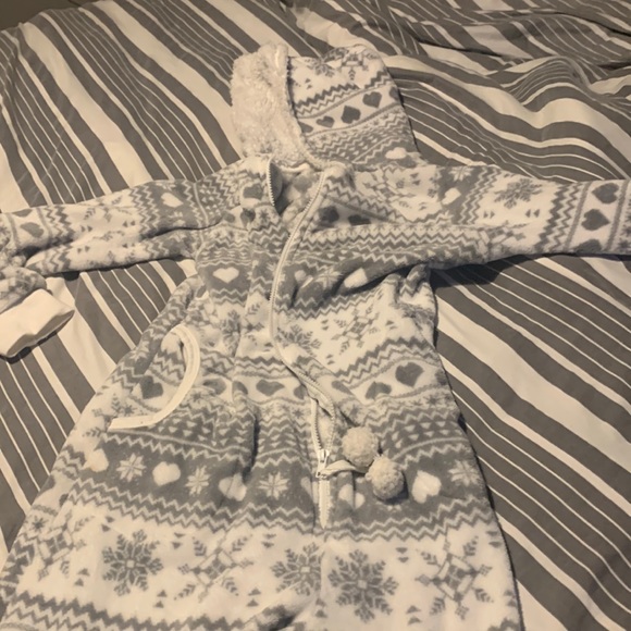 Onesie woman’s size medium - Picture 1 of 1